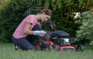 How Much Oil to Put in Lawn Mower: A Step-by-Step Guide to Ensure Optimal Performance