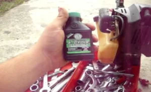 How to Change Oil in Weed Eater: Quick and Easy Guide for Beginners