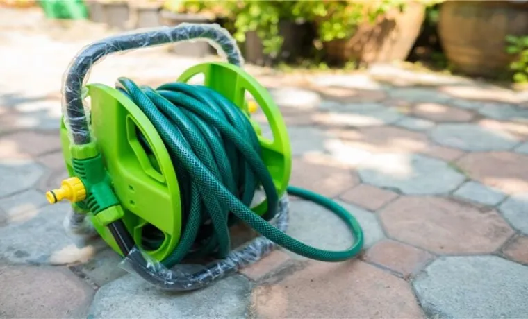 how much water does a garden hose use per hour