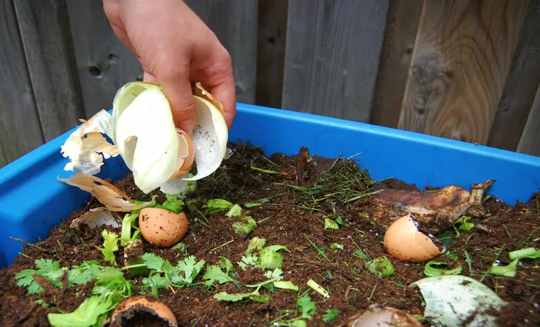 how to compost in a plastic bin